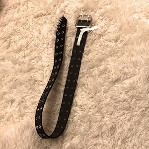 Wild Fable belt black with sliver holes